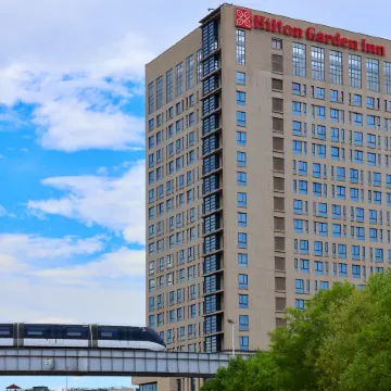 Hilton Garden Inn Xi’an Hi-tech Zone Отели рядом с достопримечательностью «Xi'an Jiaotong University No.1 Affiliated Hospital Chang'an Hospital»