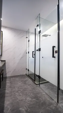 EZ Hotel (Ningbo Tianyi Square Town God's Temple Subway Station) Отели рядом с достопримечательностью «Zhejiang Pharmaceutical College»