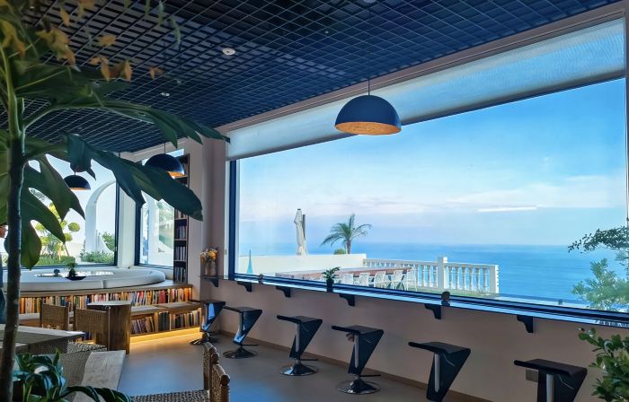 27 Degrees Blue Vacation Apartment