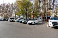 Pujing Online Hotel - parking