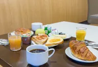 B&B Hôtel Tours Nord 1 Val de Loire - breakfast