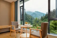 Wuqi Bed and Breakfast (Qingcheng Mountain High-speed Rail Station Branch)