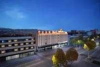 Tupaiya Hotel (Jingzhou Sanwan Road National Olympic Sports Center) - Romantic