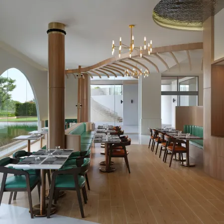 Phetara Hotel Mahachai by PCL Отели рядом с достопримечательностью «Ват лонг Кхру»
