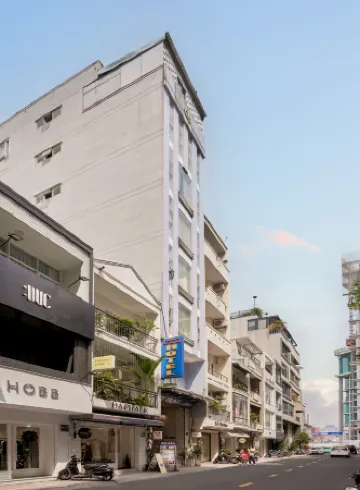 Quy Hung Hotel Central