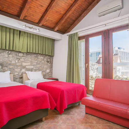 Garden Apartment Hotel