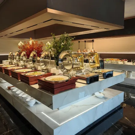 Ruixiang Hotel (Wuchuan New World Plaza Branch)