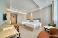 Waterfront Garden Hotel Hotels near shanlianfengqingzhen