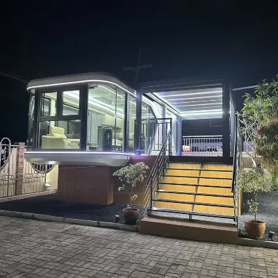 Luxury Capsule House Phuket Отели рядом с достопримечательностью «Залив Макхам»