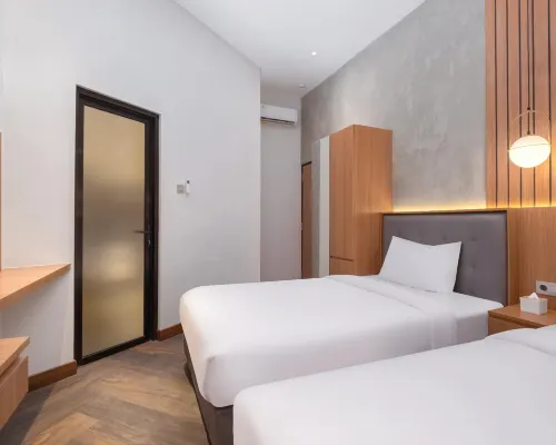 Omni Rooms by Sinergi Hotels in East Semarang