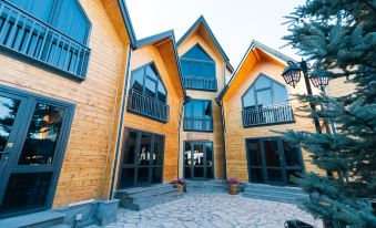 Everest Rest House