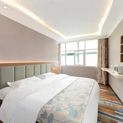 ‌BoXin Business Hotel (Shanghai Guanglan Road Metro Station Branch) Hotels near بودونغ