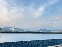 Netizen Residence Bandar Tun Hussein Onn MRT by AsHome - Pools