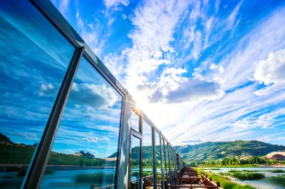 Yulong Shahu Container Hot Spring Hotel Hotel di 