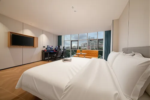 Huoshan E-Sports Hotel (Shishi Dehui Plaza) -  Gaming & Esports