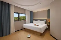 Lujing Cloud Hotel (Huizhou West Lake Honghua Lake Scenic Area) - Airport Shuttle