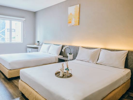 Canary Hotel