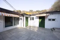 5BR Family House, 7 minutes to Myeongdong, 10 minutes to Gwanghwamun, Namsan View, Patio Use -  Ferienhäuser