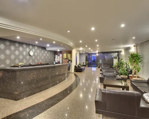 hotel antroyal Các khách sạn gần Tháp Đồng hồ