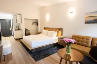 Sunshine Lodge Inn - parking
