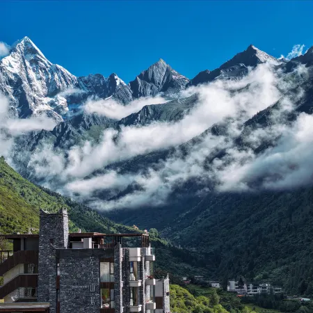 Siguniang Mountain · Ruoshui Mountain Retreat Holiday Inn (Changpinggou Scenic Area Branch)