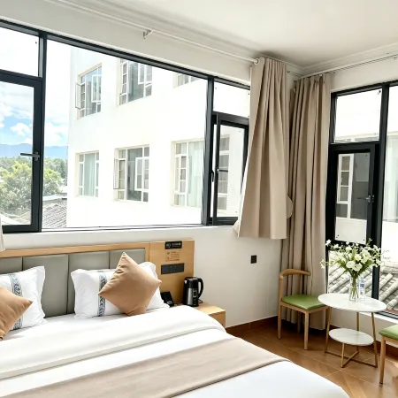 Haojing Hotel (Lijiang High-Speed Railway Station)