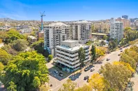 Chasely Apartment Hotel - parking