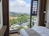 Zhijin Naluwan Homestay - parking