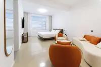 Weining Yoju 17 Degrees Youth Residence (Caohai Convention and Exhibition Center) - Homestays