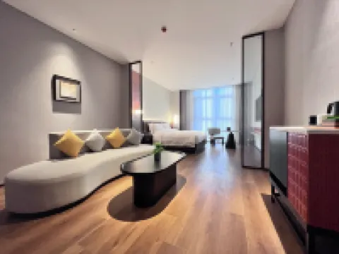 ROYGEM Hotel (Xiangyin, Yueyang) - parking
