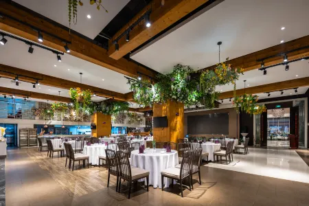 Shanshui S Hotel (Wuhan Guanggu Avenue Media College) Отели рядом с достопримечательностью «Wuhan Vocational College of Software and Engineering»