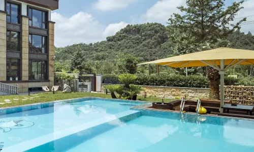 DI HU YUE SHE light luxury hotel