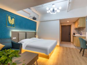 Bi'an Light Luxury Hotel (High-tech Wanda Zhengxuanhui Branch)