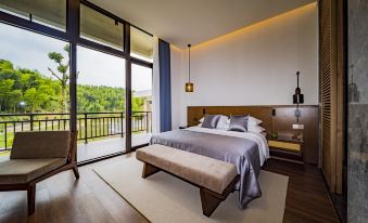 Zixi Guanhe Wonderland Hotel