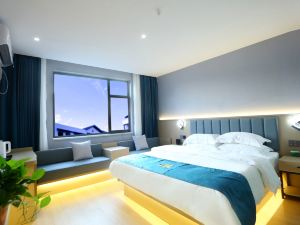 Luxury Smart Select Hotel (Zhengzhou Xinzheng International Airport)