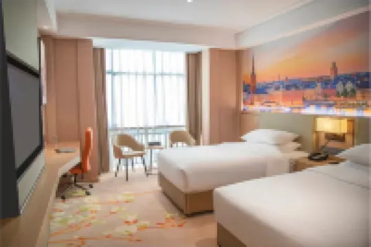Vienna Hotel (Liuyang River Bridge Pedestrian Street)