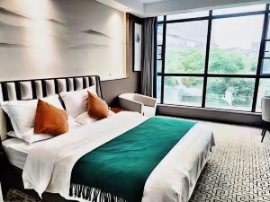 Home Inn Huayi Collection Hotel (Yushu Government Yaodu Road Branch)