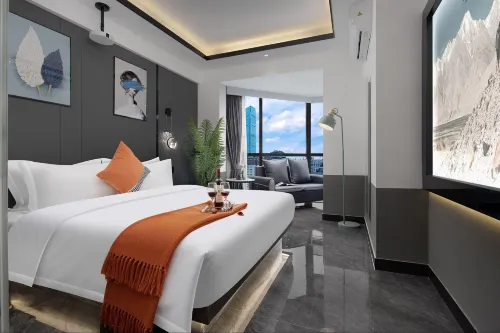 Yazhen·Light Luxury Hotel (Changsha IFS Platinum Center Wuyi Square Subway Station)