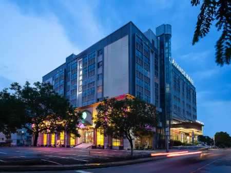 Lavande Hotel Отели рядом со станцией Maoming Railway Station