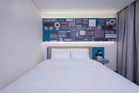 Ibis Hotel (Beijing Tiananmen Square Branch) Отели рядом с достопримечательностью «Capital Normal University North 2nd Branch»