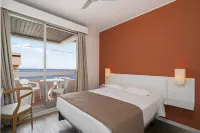 ดอริซอล เอสเตรลิเซีย โฮเทล