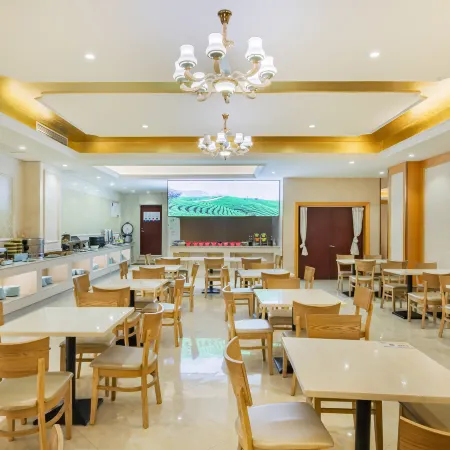 Vienna International Hotel (Anji Jiayuan Plaza)