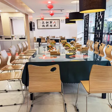 Chaohu Junjie Hotel (Renmin Road)