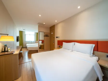 IU Hotel (Xi'an Bell and Drum Tower Huimin Street Store)