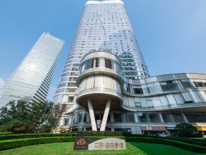 Qingyue Holiday Light Luxury Apartment (Qingdao Zhanqiao Railway Station)