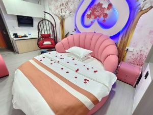 Romantic Theme Room (Dongsheng Branch)