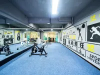Xana Hotelle (Fuxin Wanda High-speed Railway Station) - Gym