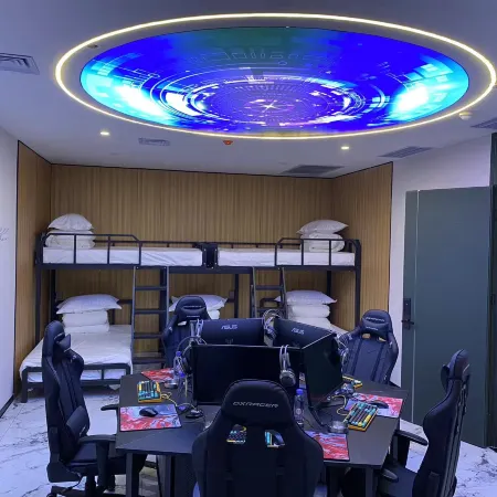 Lingqiu Pingxingguan E-sports Apartment