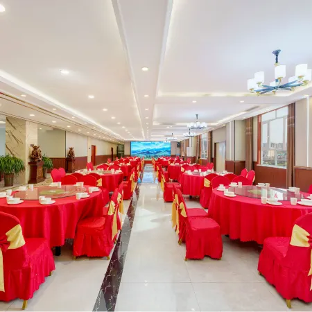 Aksu Nguyen Hotel
