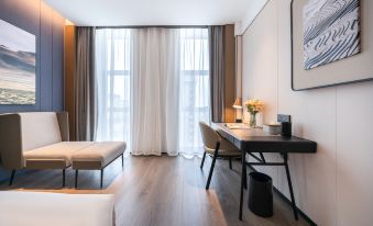 Hami Yizhou District Qiyi Night Market Atour Hotel